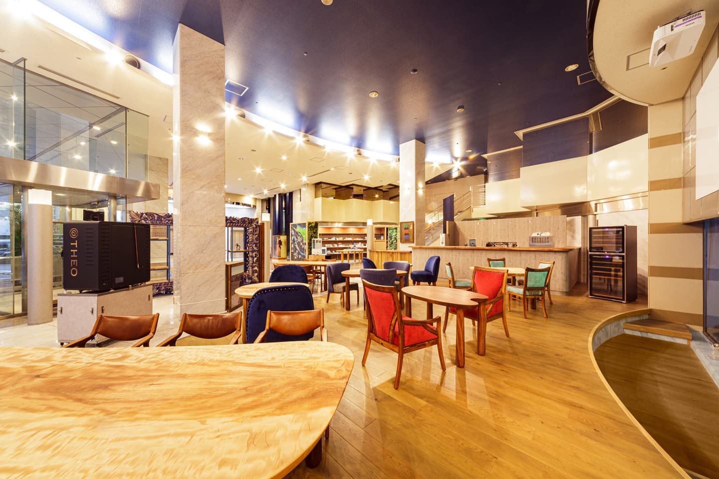 あわBLUE LABEL店内